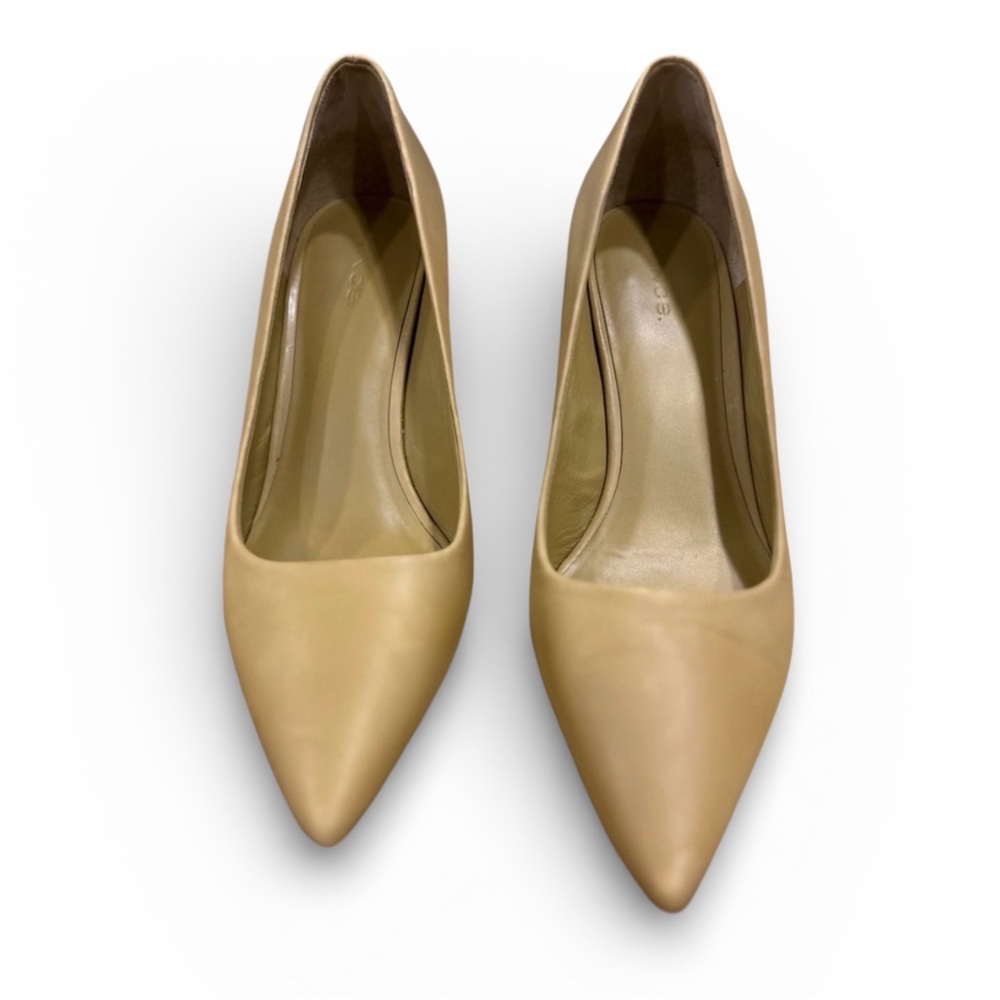 Vince Paris Leather Pumps in Husk‎ Beige Size 9
